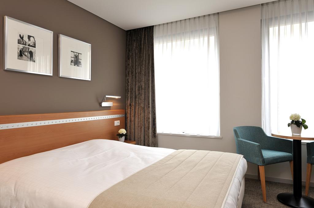 Business By Parkhotel -Annex- Κόρτρικ Δωμάτιο φωτογραφία